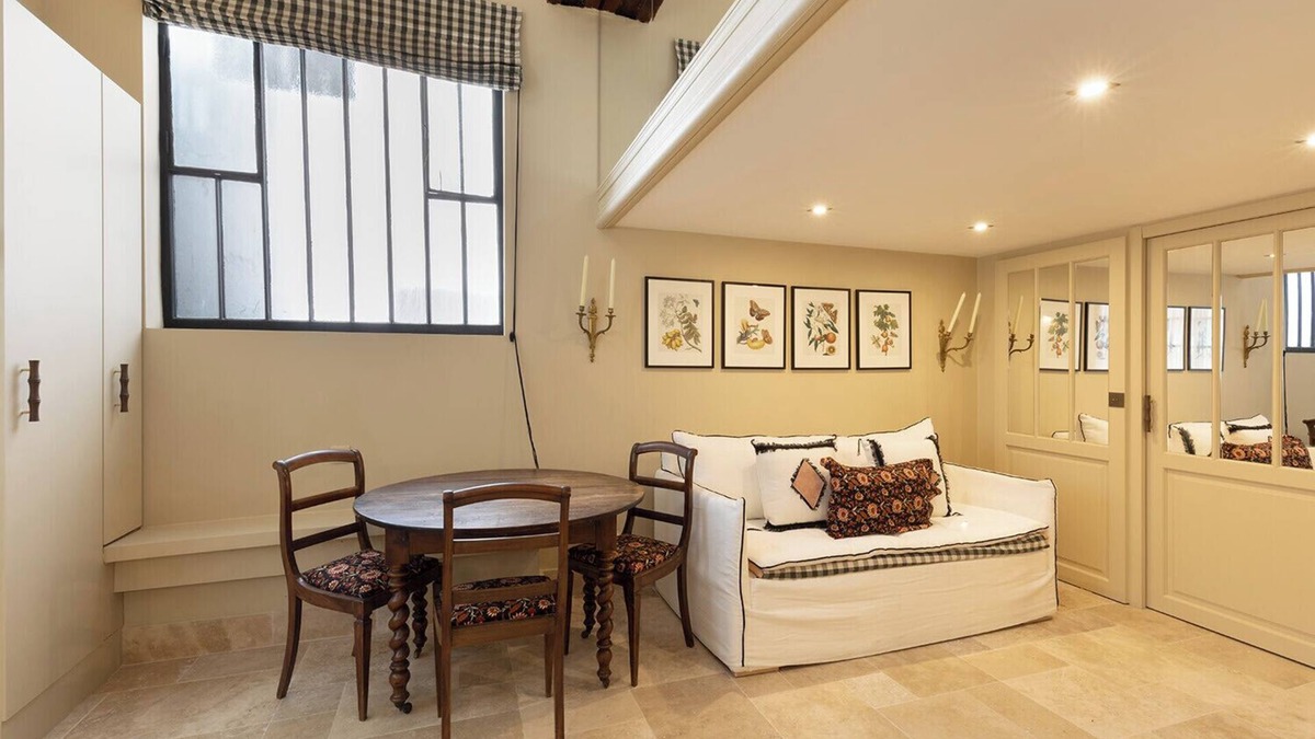 Saint-Thomas-d'Aquin House | A Charming 2-BR/2BA in Saint Germain