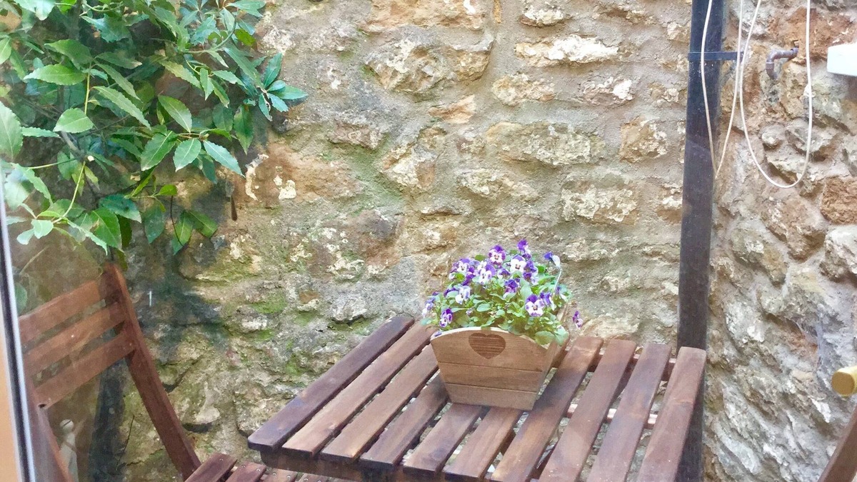 Sherborne Cottage | A charming character cottage with Abbey view