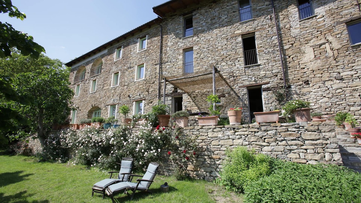 Lunetta House | A charming House at the Top of the Langhe