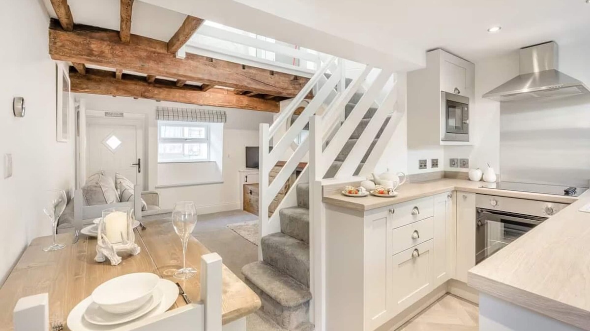 Barnoldswick Cottage | A charming one bedroom cottage oozing character and charm with a hot tub
