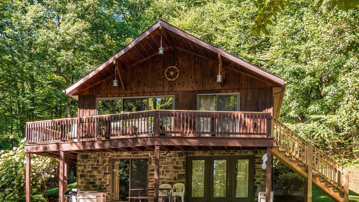 James Creek Cabin | A Charming & Spacious Mountaintop Retreat with Spectacular View!