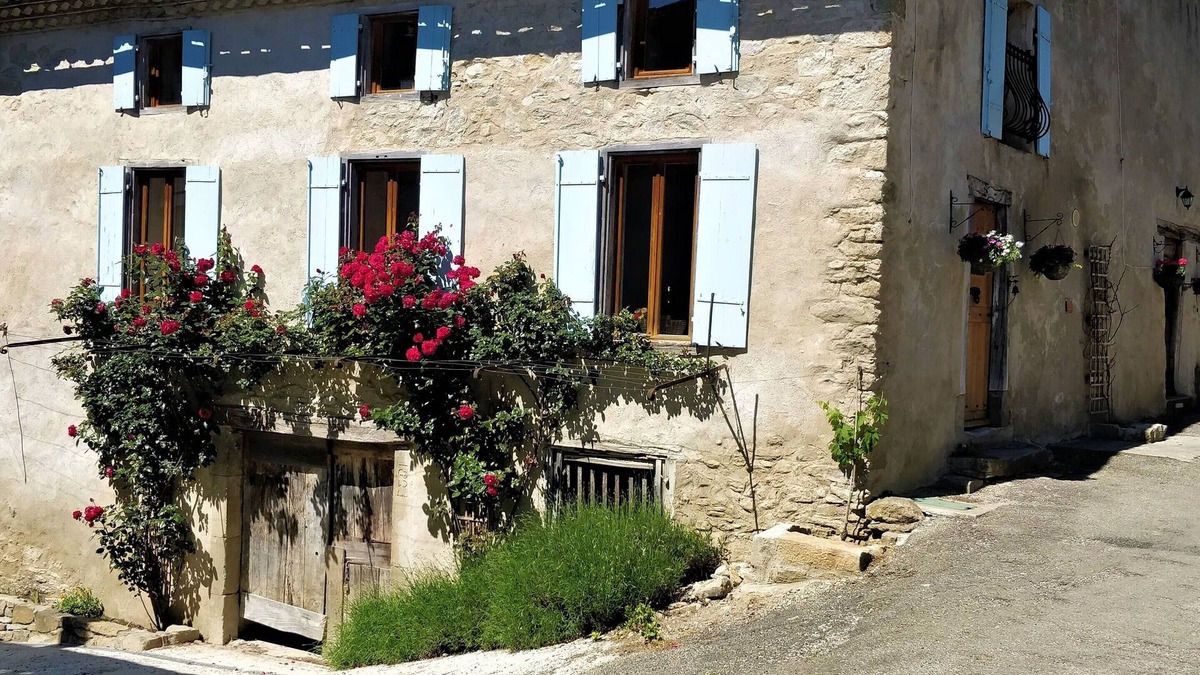 Camon House | A charming, spacious, newly renovated home in the beautiful village of Camon