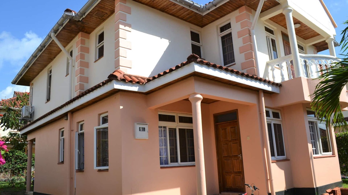 Mtwapa Villa | A coastal villa with a splash of glam!