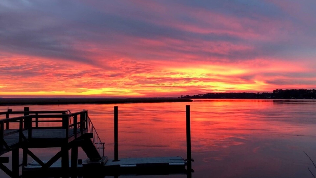 Midway House | A Colonels Island Gem! In Midway GA near Halfmoon Marina with Deep Water Dock