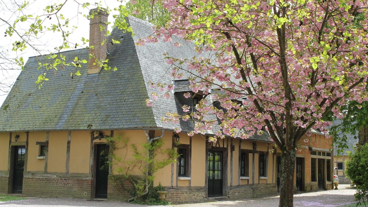 Fleury-la-Foret House | A comfortable country house in an English park