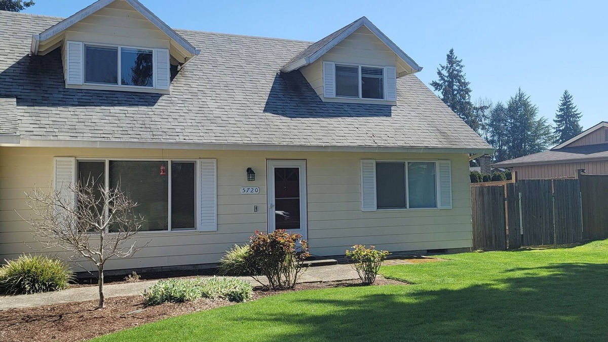 Aloha House | A comfortable home for friends and family to gather and play.