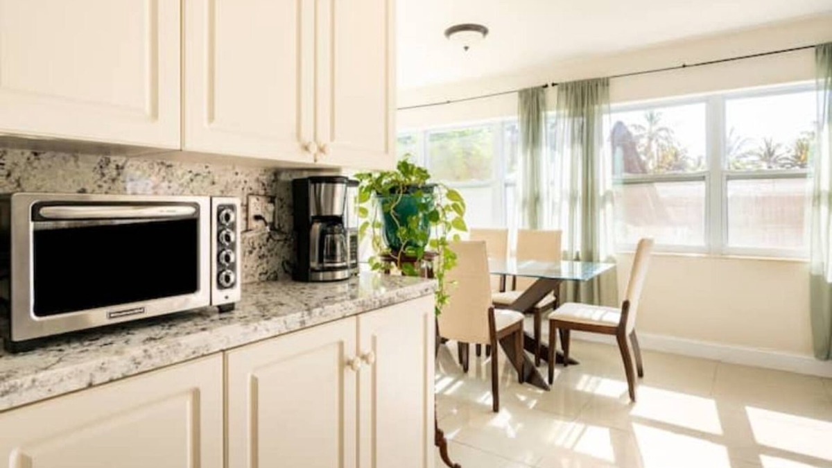 North Andrews Gardens House | A Comfy Stay By Shea Conveniently Located