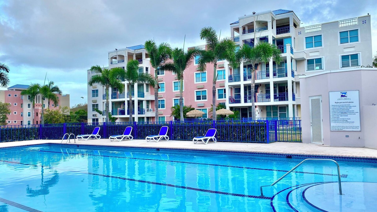 Machos Condo | A complete charming 2-bedroom apartment with WiFi, with pool in beautiful Ceiba.