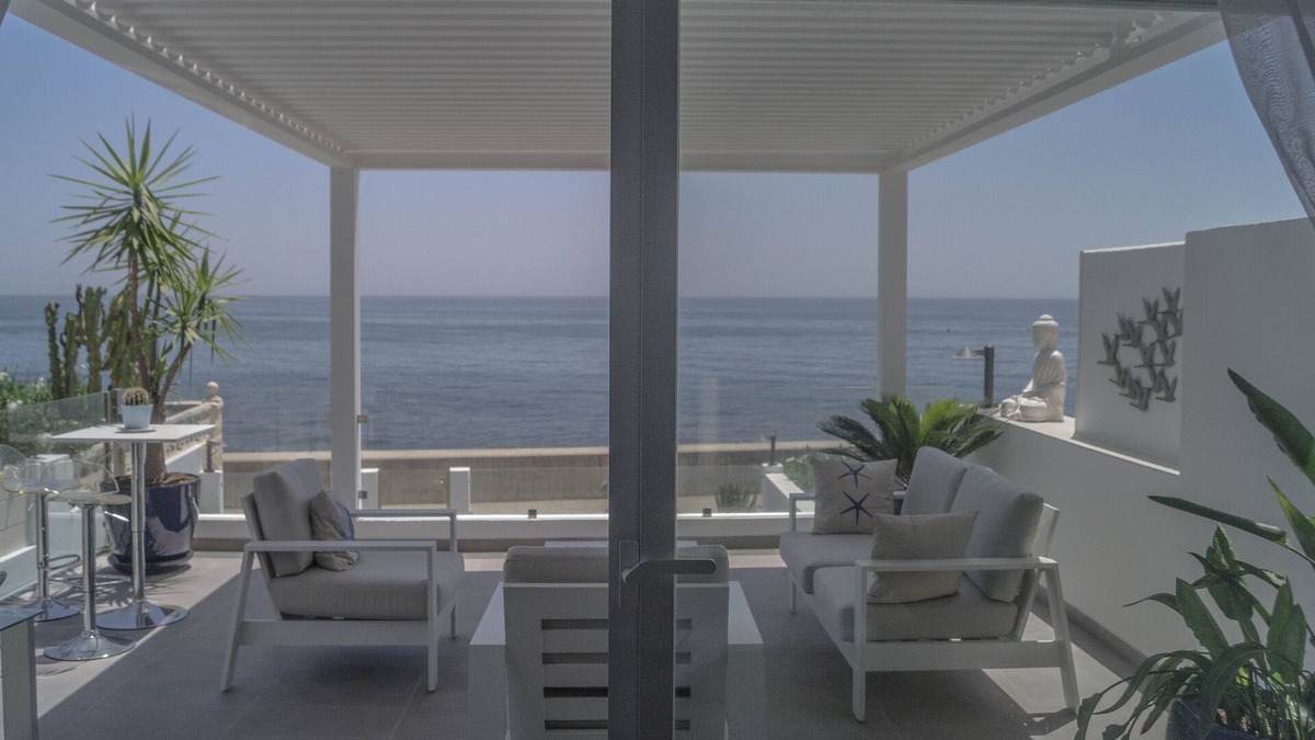 Estepona House | A contemporary house by the sea in Bahia Dorada, Estepona
