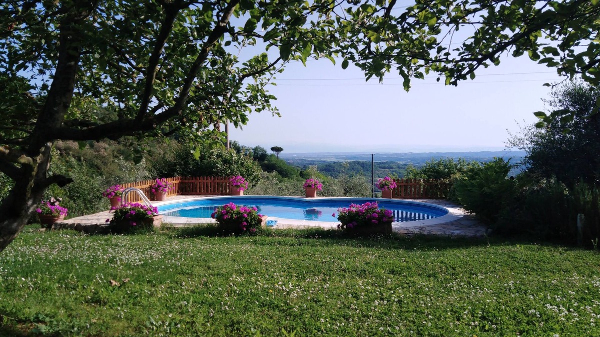 Parlascio Apartment | A corner of paradise with breathtaking views of the hills!