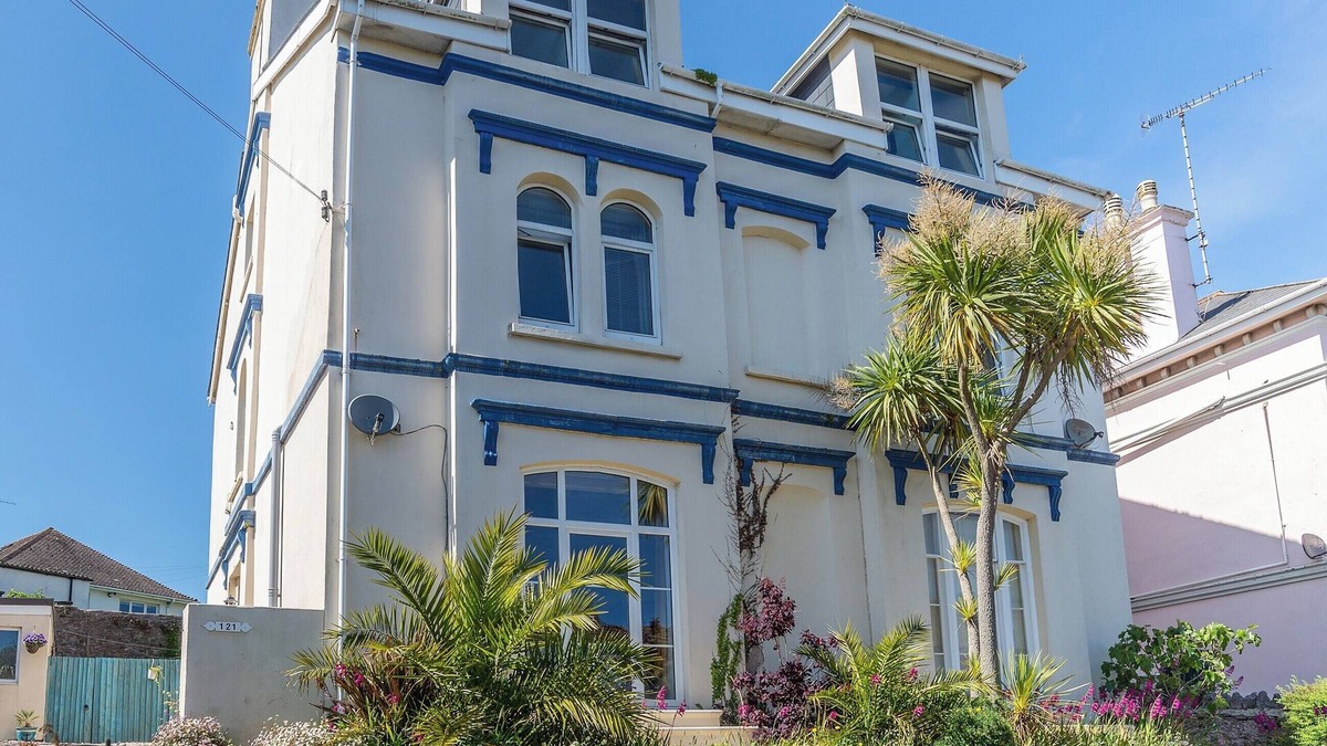 Brixham Apartment | A cosy and comfortable apartment minutes from the centre of Brixham.