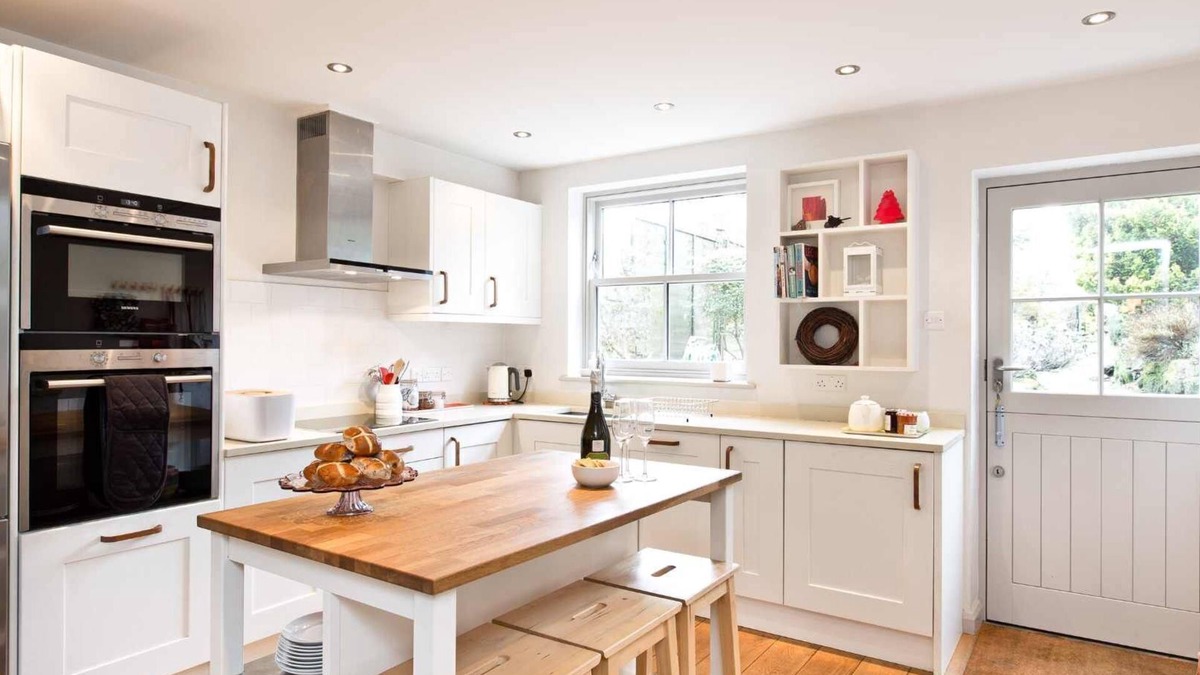Calver Cottage | A cosy country cottage in the village of Curbar with amazing views of Curbar Edge