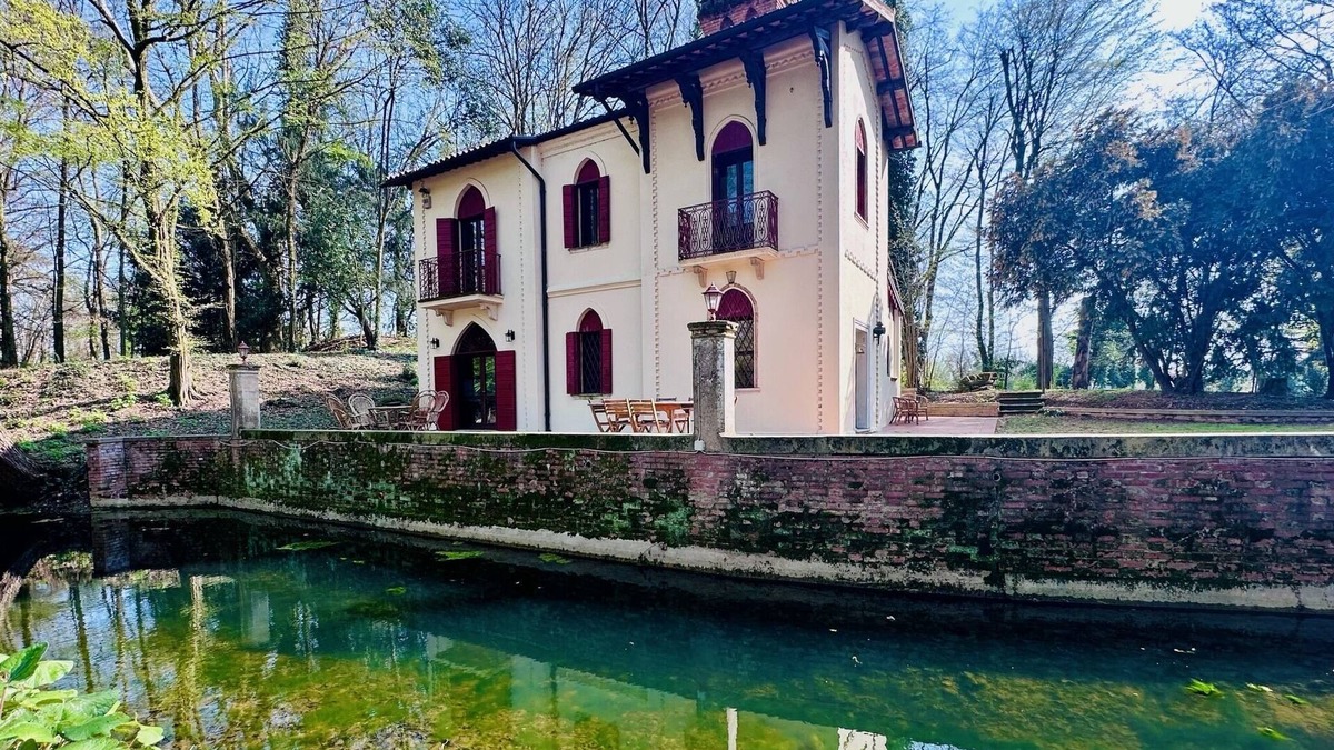 Albignasego Villa | A Cosy Villa in a lush Park just 5’ from Central Padua. Free Car Park