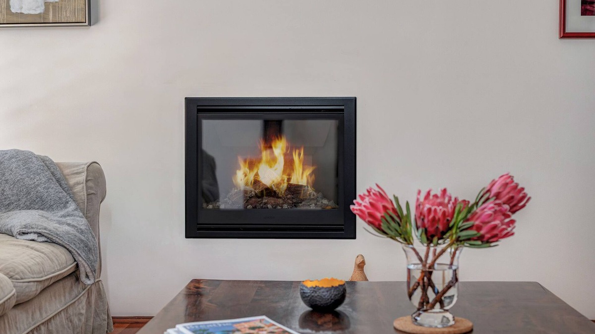Robertson Apartment | A cosy winter's escape to the country for couples.
