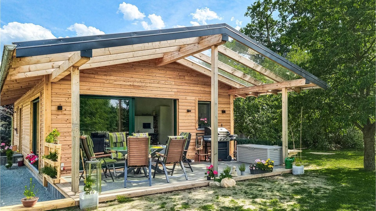 Falkenstein/Vogtl. House | A cottage close to nature for up to 6 people and a natural swimming pond just a few steps from the h