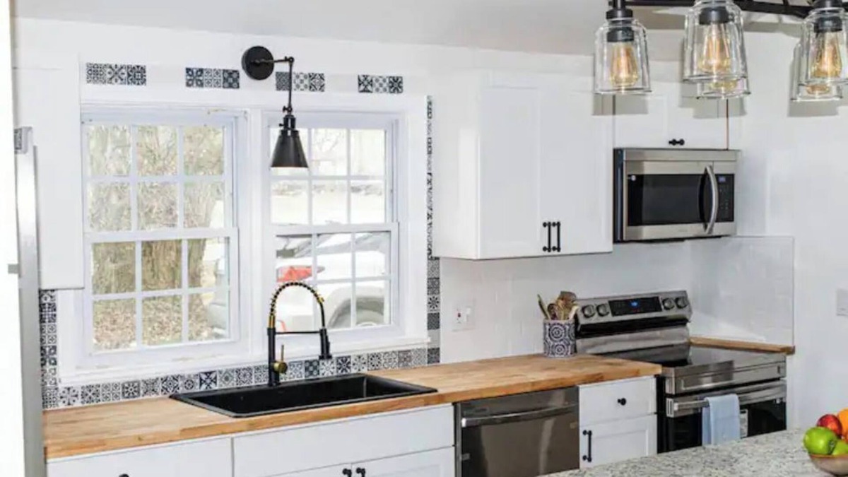 Goodspring House | A Country Coffee Get Away