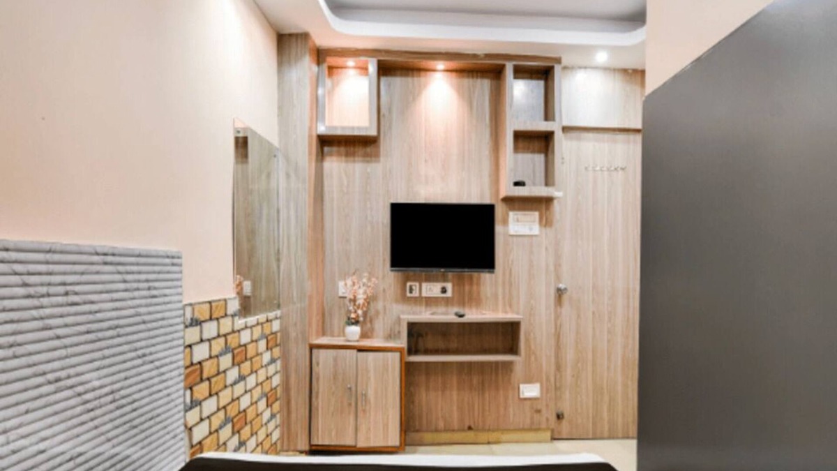 Taltala Hotel | A couple friendly budget guest house at central Kolkata in Esplanade area