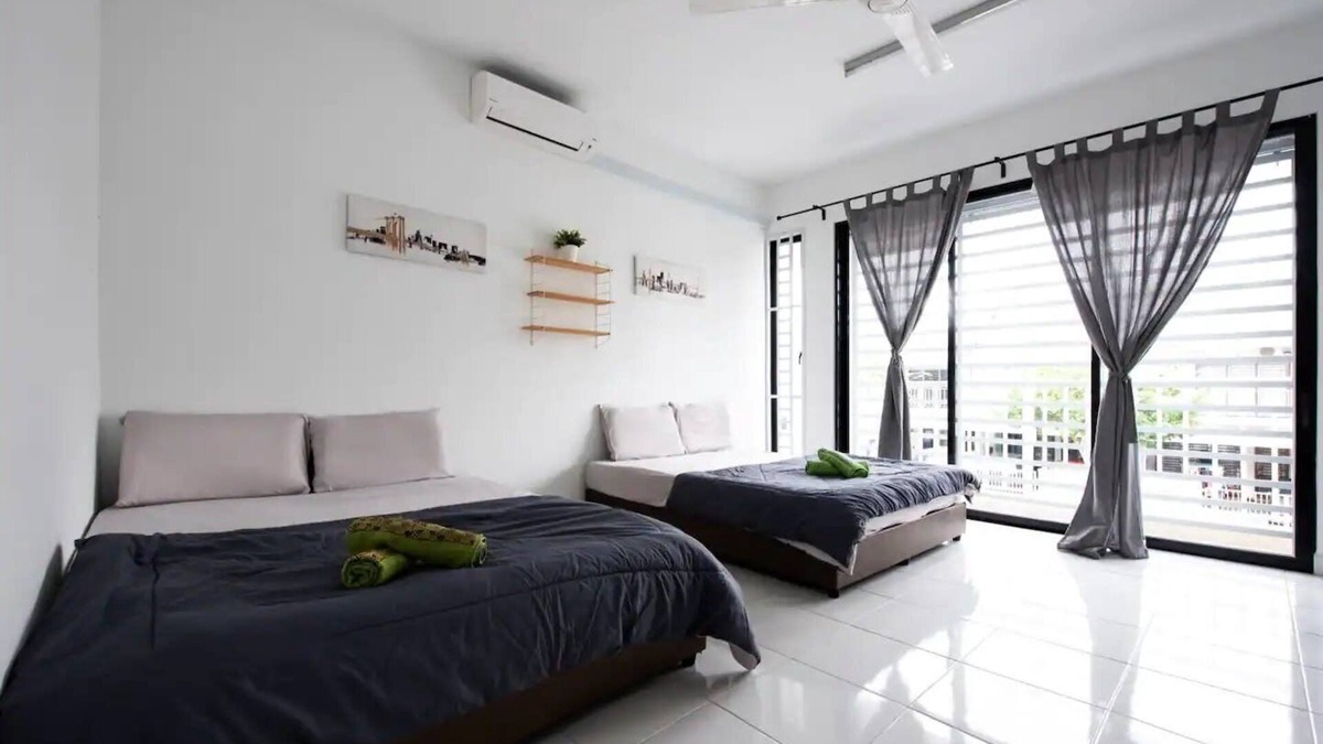 Gelang Patah House | A Cozy 4BR Home Near Legoland & Hello Kitty