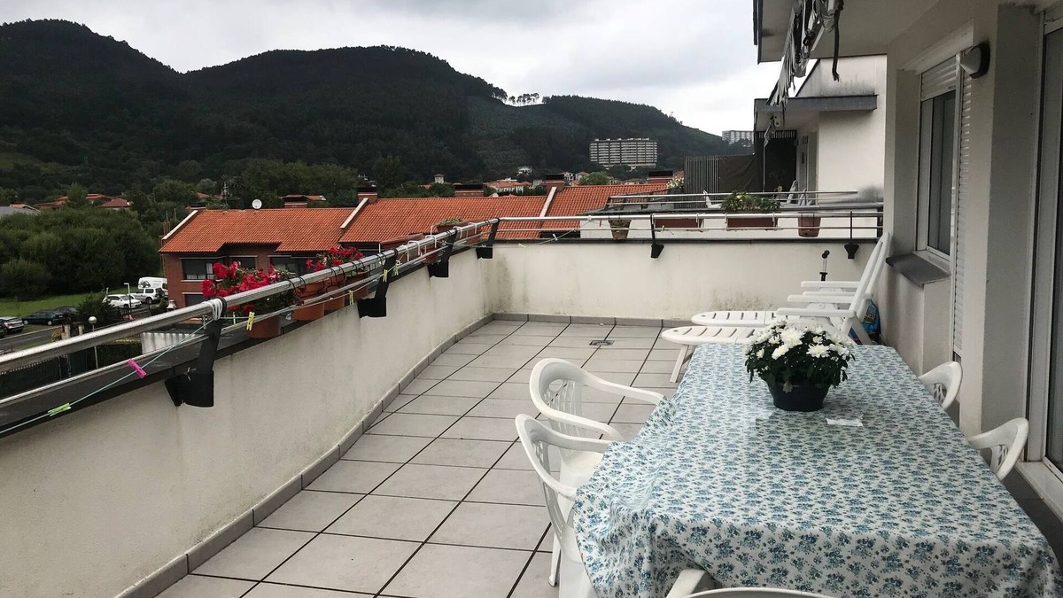 Bakio Apartment | a cozy and charming pennhouse with a wonderful view