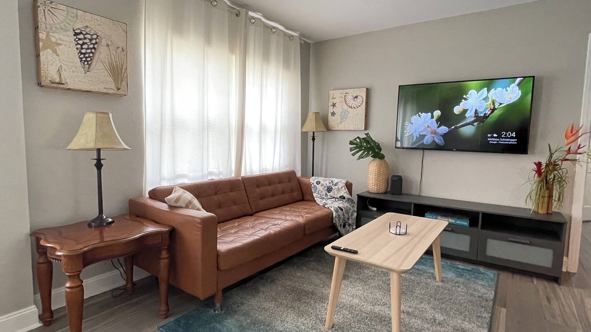 Pensacola House | A Cozy and Comfortable Home Away from Home in Pensacola