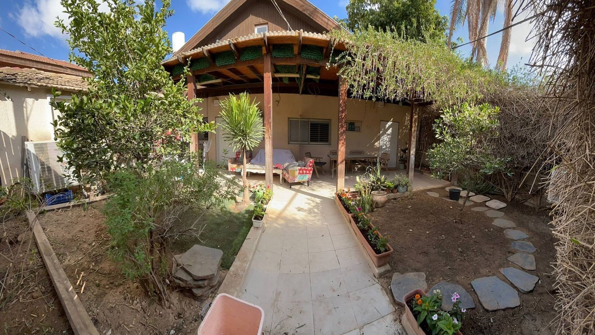 Beersheba Apartment | a cozy apartment with a beatiful garden in the heart of the old city/