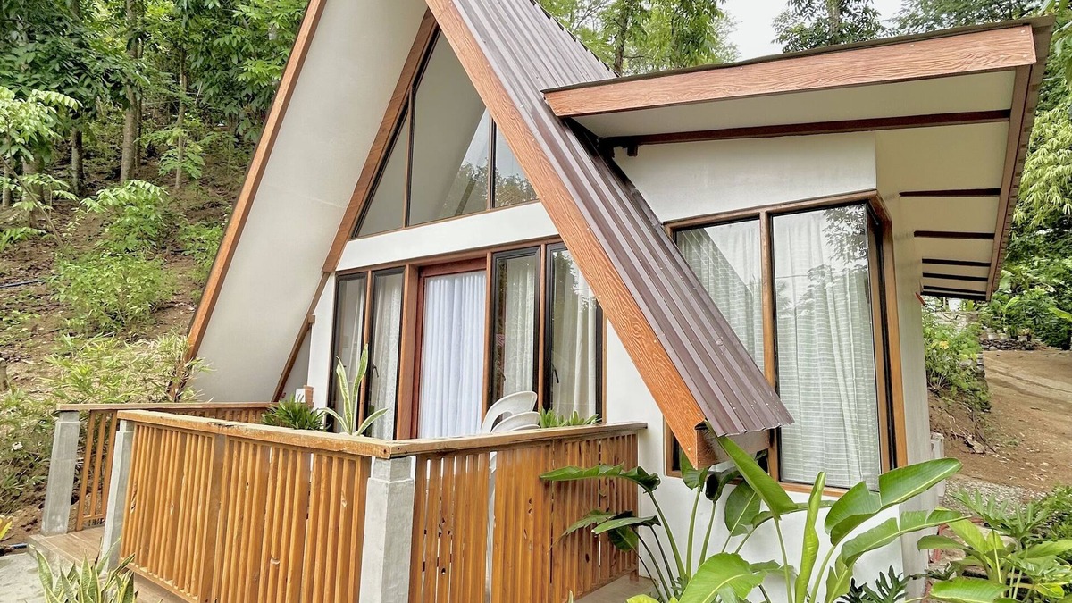 San Juan Cabin | A cozy cabin in a hidden paradise in the South - just few steps from the beach!
