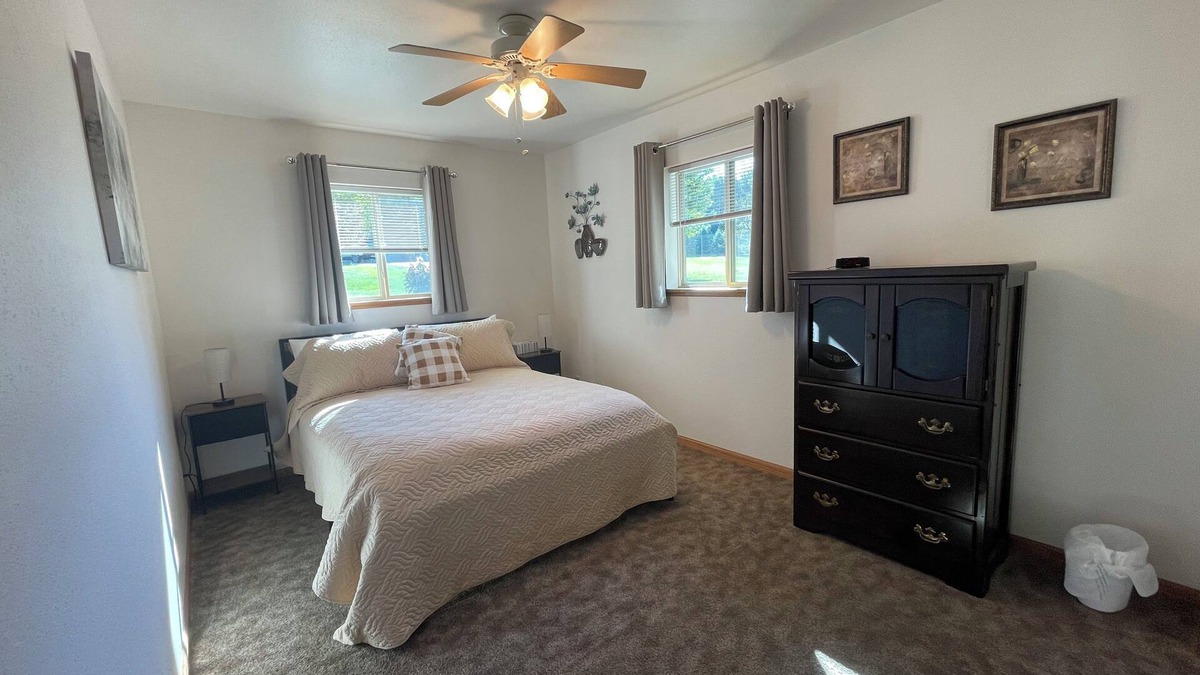 Stratford Cabin | A Cozy Cabin with Pond Views and Outdoor Fire Pit Near Eau Pleine Reservoir