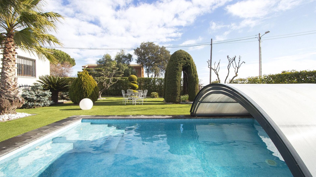 Piera Villa | A Cozy Catalan hideaway just 30min from Sitges!