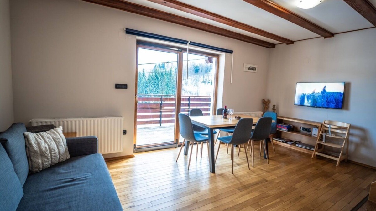 Ravna Gora Ski Chalet | A cozy chalet with large backyard and a spaces for socializing