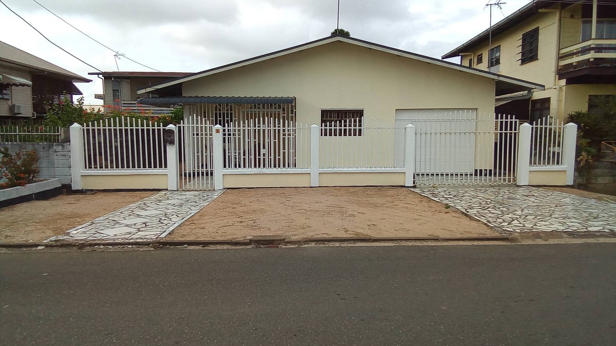 Paramaribo House | A cozy, detached vacation home in Care and Hope/Hermitage.