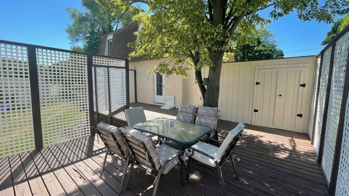 Adrian House | A cozy, quiet house minutes from Adrian College and Downtown