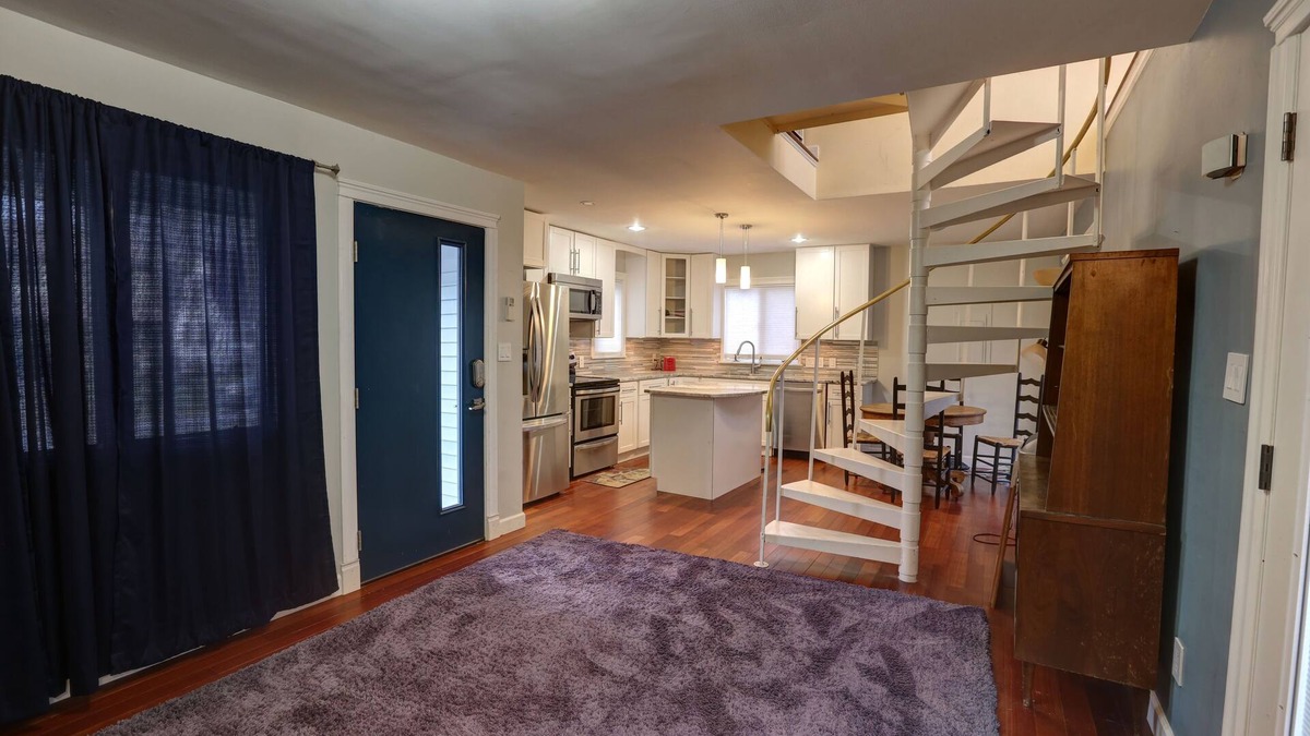 Colesville House | A cozy renovated house!