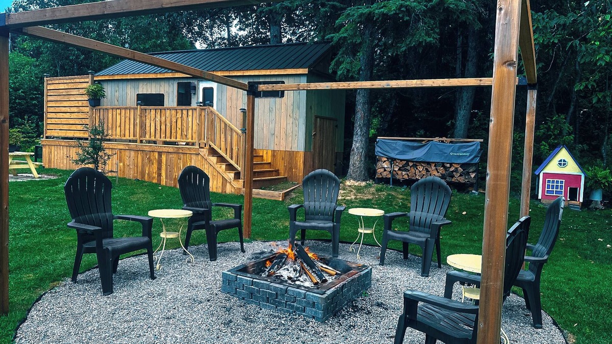 North Bay House | A cozy retreat w/firepit - right across from Trout Lake!