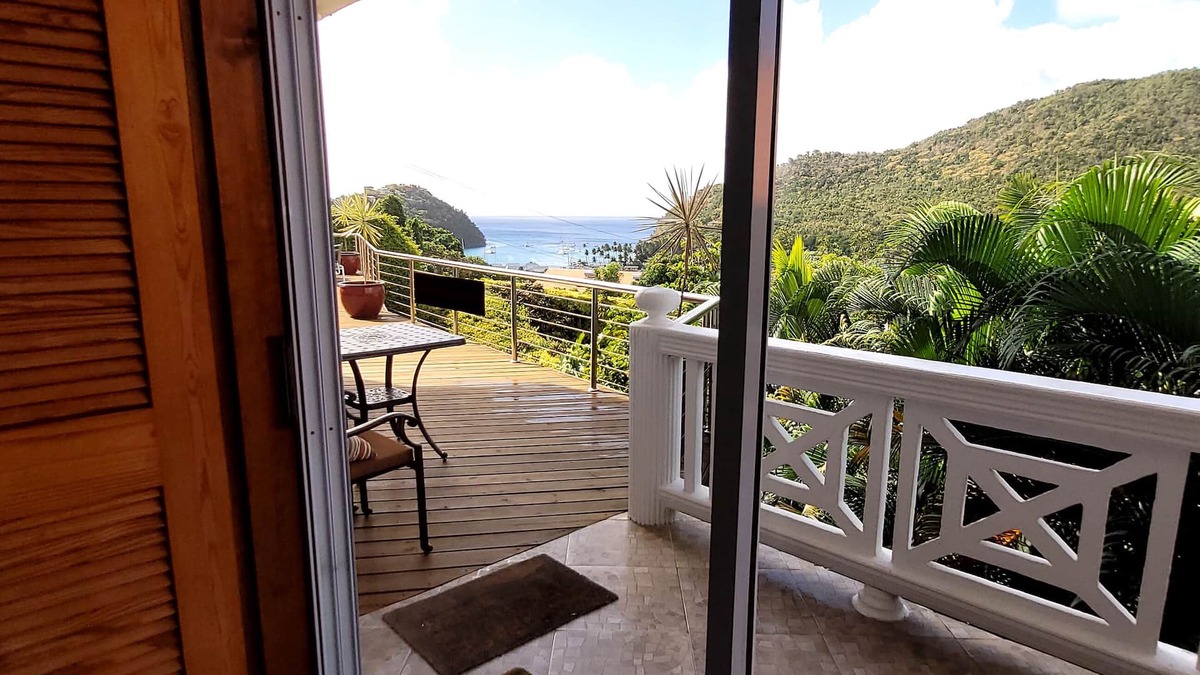 Marigot Bay Villa | A Cozy Retreat with Breathtaking Views, Minutes from the Beach:Casa Vista 2BR
