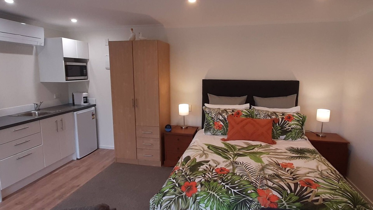 Te Awamutu Apartment | A cozy studio retreat near Te Awamutu.