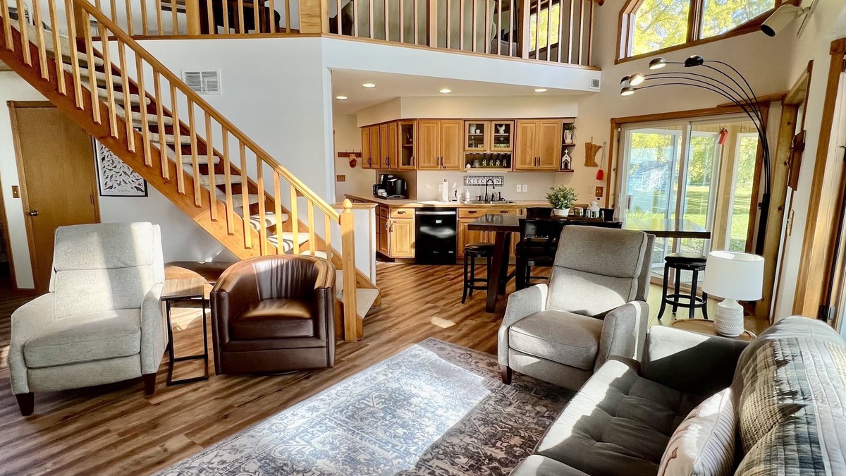 Cokato Cabin | A Creek Runs Through It & Garage Great Room