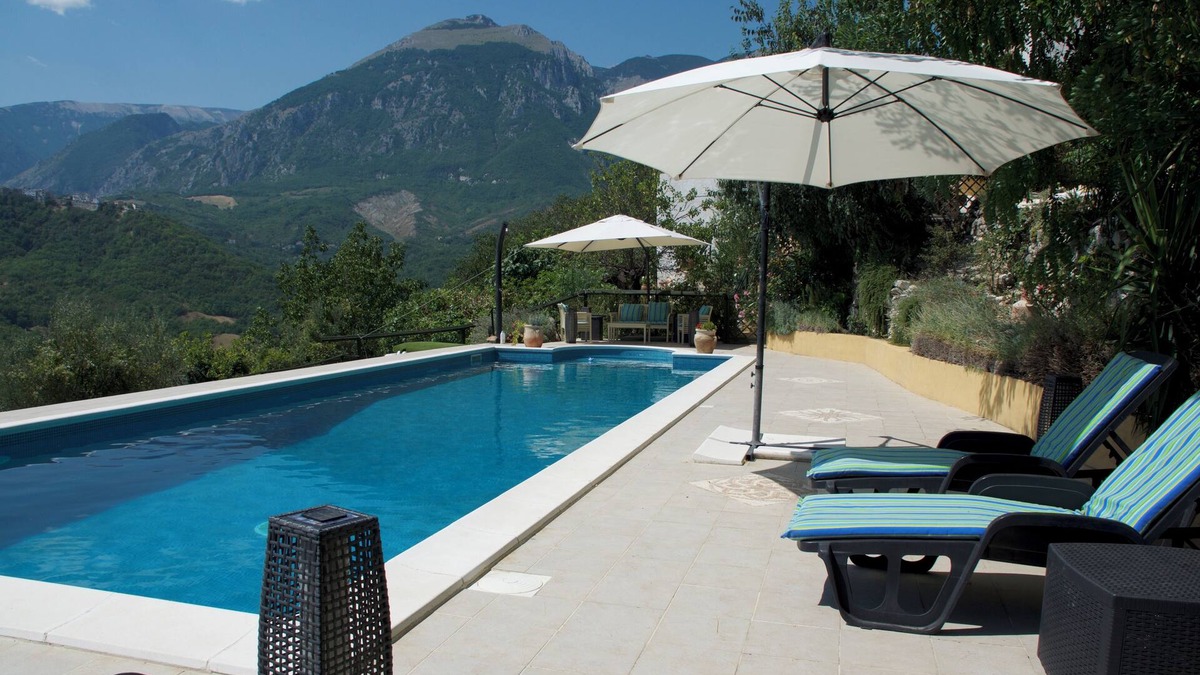 Palombaro Villa | A detached holiday hideaway for 2 with private 12m x 4m pool & stunning views.