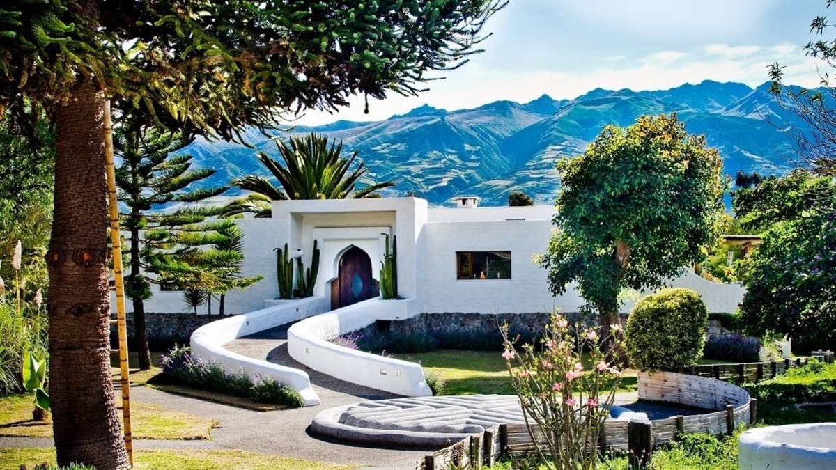 San Pablo del Lago Villa | A Dream of Light and Space