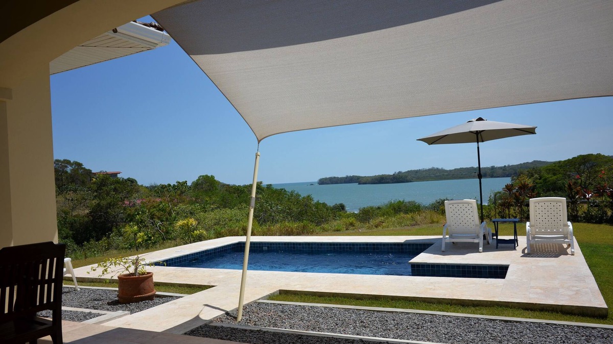Boca Chica House | A entire beach house in front of the Pacific for nature-loving families!
