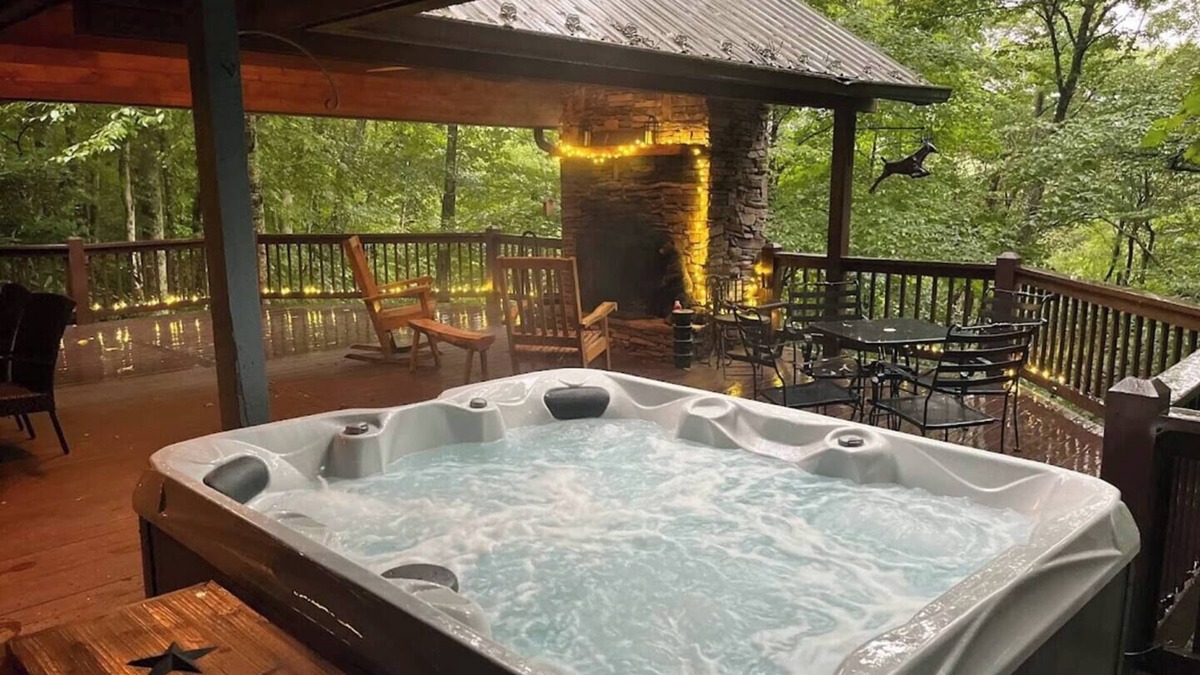Wolf Laurel House | A fabulous 6 person hot tub located outside on the deck!