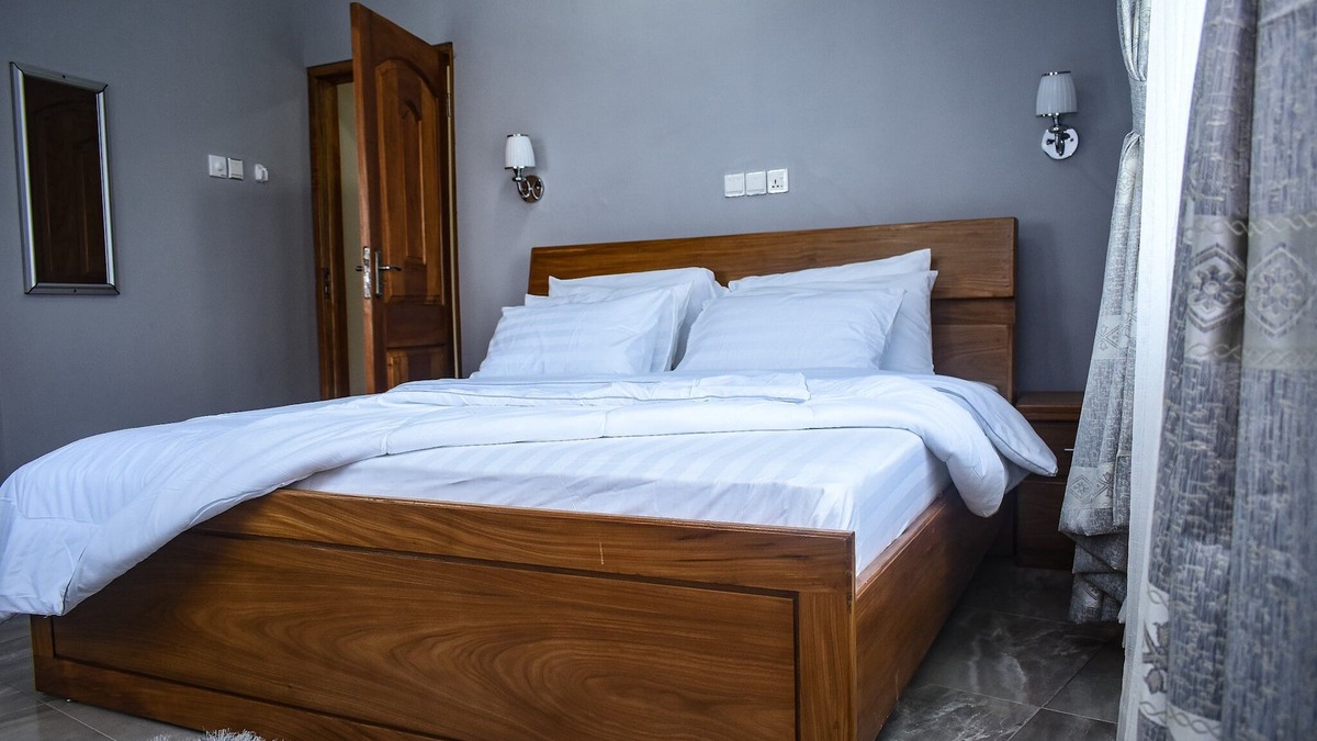 Nungua Bed & Breakfast | A family friendly Mountain Haven in a serene environment