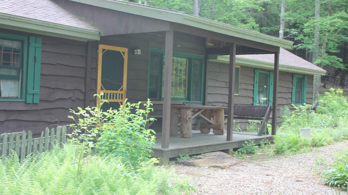 Pittsfield Cabin | A Family Lodge in the woods with lake access