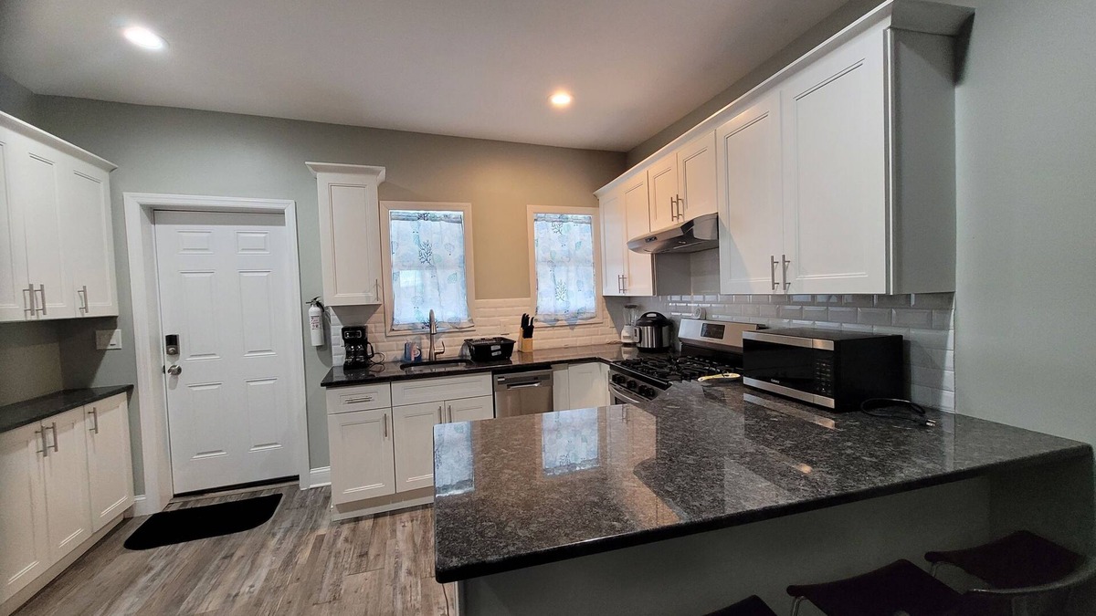 Somerville Apartment | A family type unit in the midst of downtown Somerville crowded by restaurants