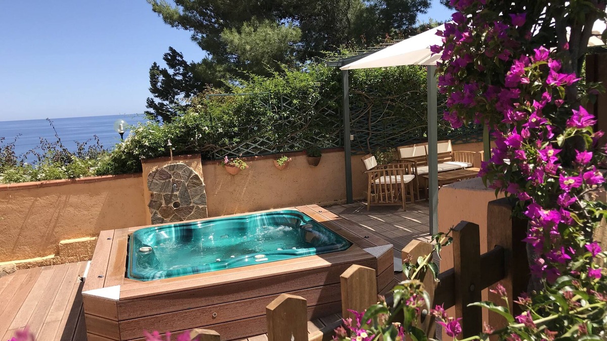 Cala Gonone House | .a few meters from the sea