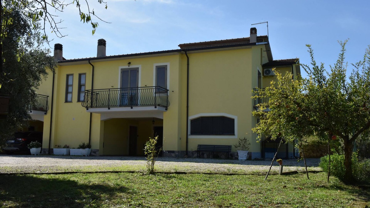 Calvi di Umbria Villa | A few minutes from Rome and other centers Farmhouse in the Umbrian village with pets allowed