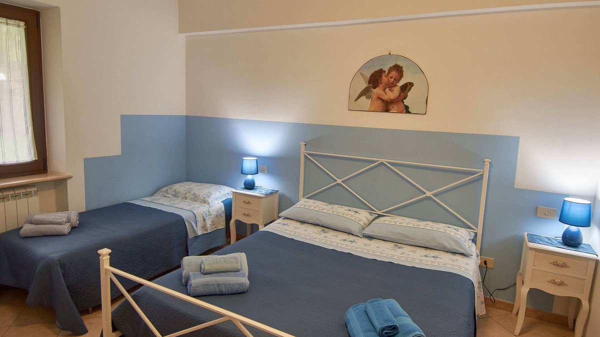 Rivotorto Apartment | A few minutes from Assisi, apartment for 2 or 3 people with outdoor pool