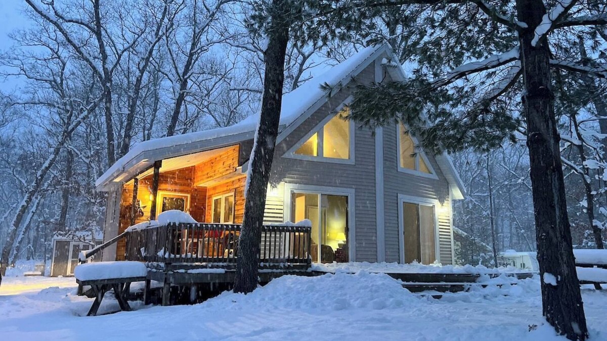 Baldwin Cabin | A-Frame Cabin, Lake Access with Game Room