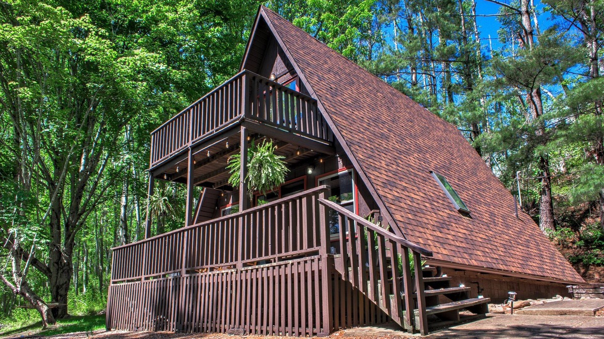 Burnsville House | A-frame Cabin near Mt. Mitchell!