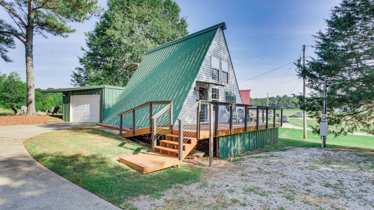 Florence House | A-Frame Home ~ 6 Mi to Tennessee River!