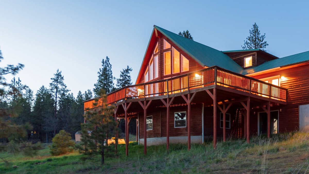 Goldendale House | A-Frame in the Pines! Now Sleeps 12!